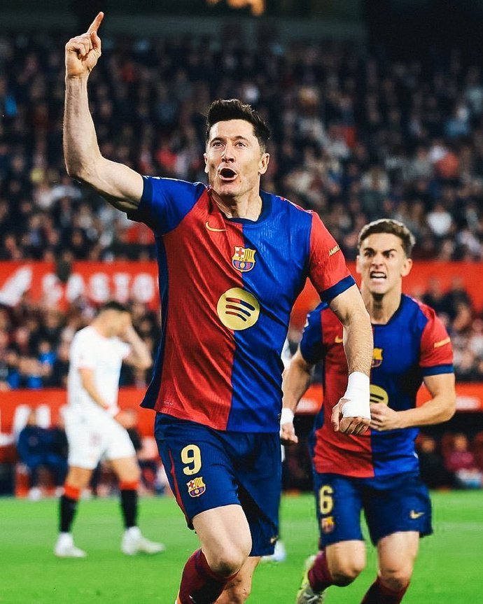 莱万多夫斯基在IG比赛中比分优势明显，问鼎冠军引发热议！