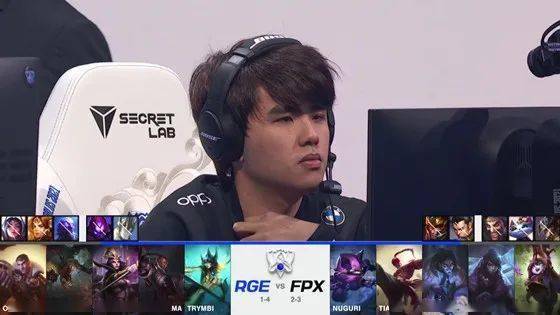 浓眉哥关键节点连败，FPX带队取胜！